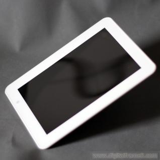 Nearly 10 (9.7)  inch ultra slim digital frame in white